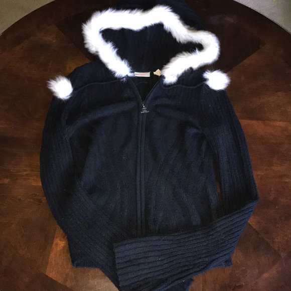 black hoodie with fur hood